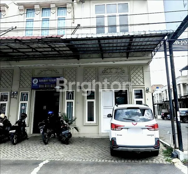 image RUKO KOMPLEK GRAND SEVILLA - POSISI HOOK - SIAP HUNI (1)