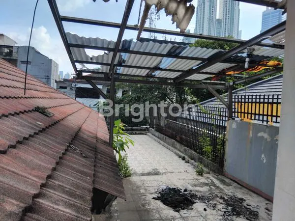 image RUMAH STRATEGIS DI SETIABUDI, LT 300M², 6 KT (7)