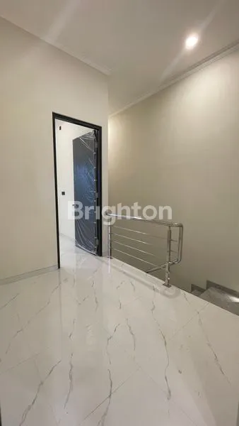 image DIJUAL RUMAH HOOK 2LANTAI DI DEKAT UNIVERSITAS UNTAG (4)