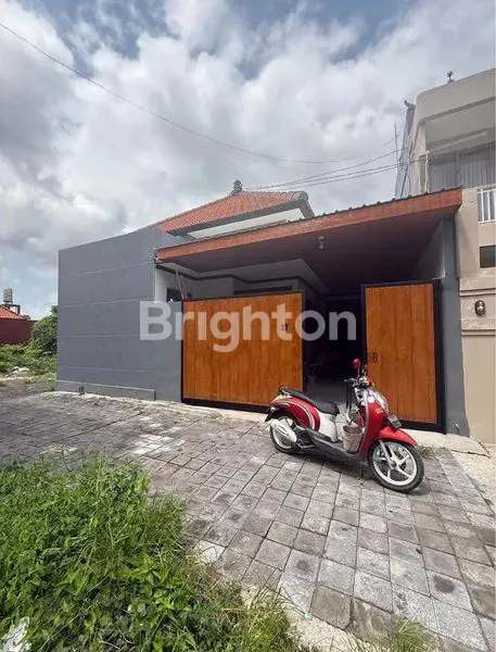 image DISEWAKAN MURAH RUMAH SEMI VILLA BARU DI SANUR (1)