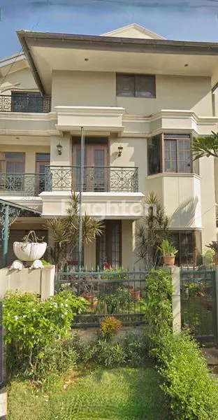 image RUMAH BESAR 3 LANTAI – TANJUNG BARAT INDAH, JAKARTA SELATAN (1)