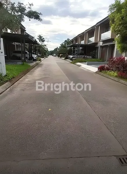 image RUMAH MODERN MINIMALIS GRES HADAP SELATAN DEKAT GADING SERPONG (2)