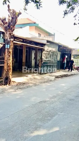 image RUMAH RAYA MEDOKAN SELANGKAH KAMPUS UPN COCOK UNTUK RUMAH USAHA ATAU KOS  (1)