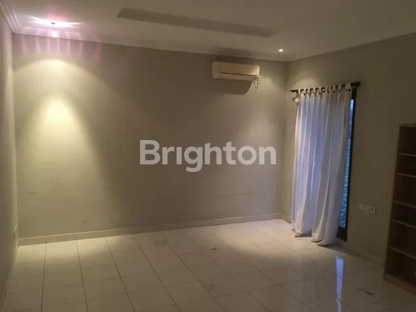 image 2-STORY VILLA FOR RENT – PRIME LOCATION IN SANUR (3)