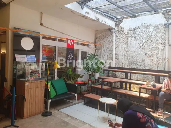 image RUMAH STRATEGIS 1,5 LANTAI SANGAT IDEAL UNTUK RUMAH TINGGAL, ATAU TEMPAT USAHA DI TEBET JAKARTA SELATAN (5)