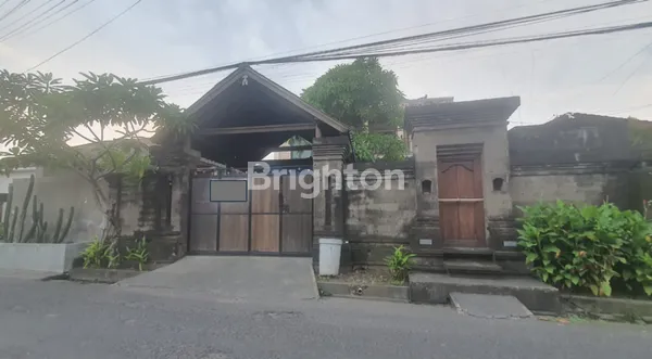 image 2-STORY VILLA FOR RENT – PRIME LOCATION IN SANUR (1)