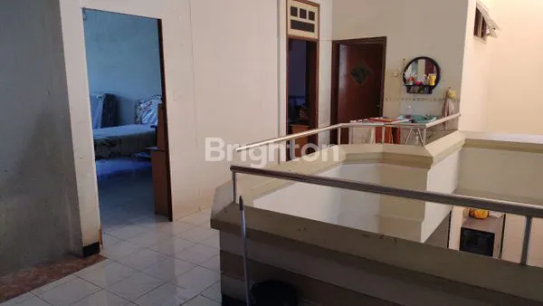 image KOMERSIAL AREA RUMAH BISA USAHA MAUPUN TINGGAL DARMO PERMAI SELATAN (4)