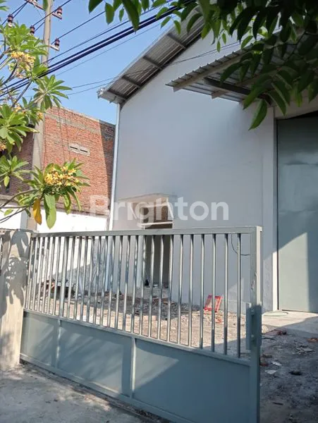 image GUDANG BARU GRESS! LOKASI DI RAYA CANGKIR 0 JALAN PROPINSI, AKSES KONTAINER 40 FEET (2)