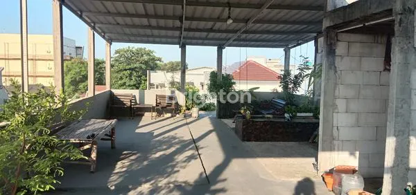 image RUMAH 2 LANTAI SIAP HUNI SELANGKAH KE MERR (2)