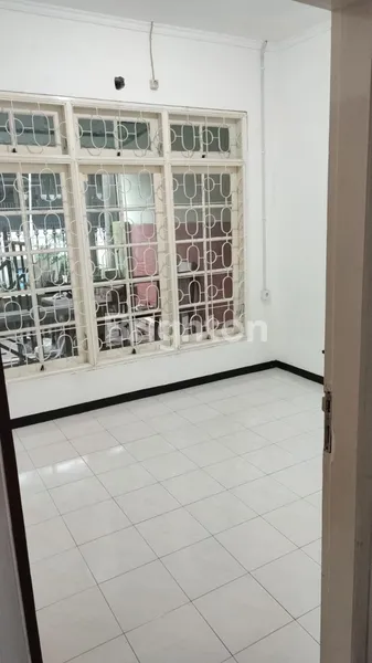 image RUMAH TAMAN PONDOK INDAH WIYUNG (5)