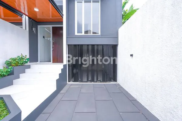 image RUMAH MEWAH BARU CIGANJUR SARPA (1)