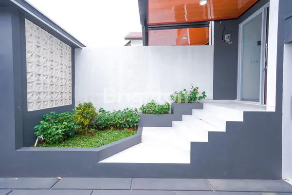 image RUMAH MEWAH BARU CIGANJUR SARPA (3)
