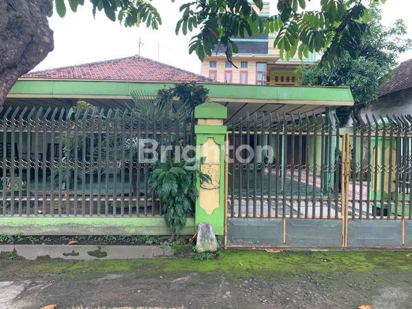 image RUMAH STRATEGIS PINGGIR JL PROPINSI KEDIRI (1)