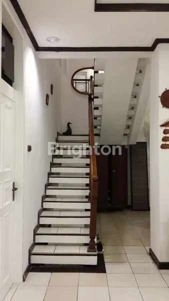 image DIJUAL RUMAH BESAR DI PONDOK INDAH, SIAP HUNI (7)