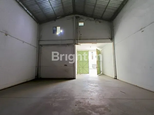 image GUDANG SERBAGUNA DALAM KAWASAN PERGUDANGAN PANAM PEKANBARU (3)