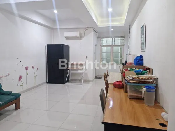 image RUKO 3 LANTAI SIAP PAKAI GREEN SEDAYU (1)