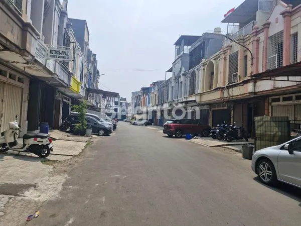 image RUKO PELANGI 2.5 LANTAI SIAP PAKAI GREEN SEDAYU (1)