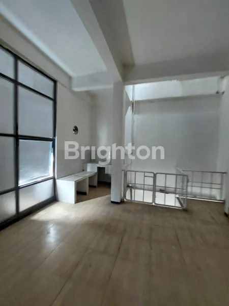 image MURAH RUKO RUNGKUT MEGAH RAYA HOOK STRATEGIS DAN PARKIRAN LUAS (6)