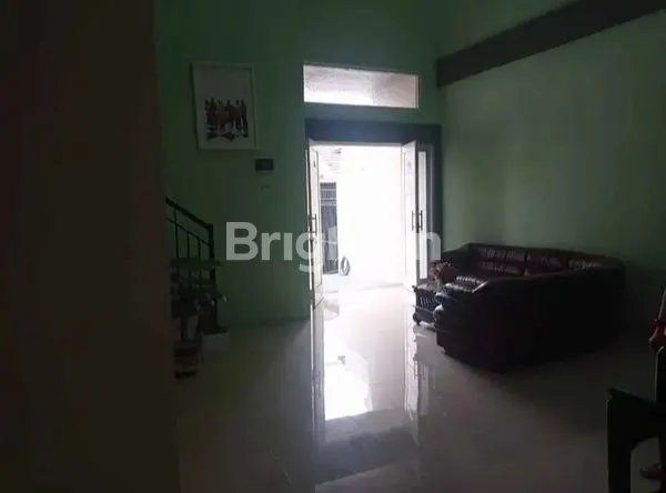 image RUMAH MINIMALIS SEMI FURNISHED SIAP HUNI SELANGKAH KE MERR (4)