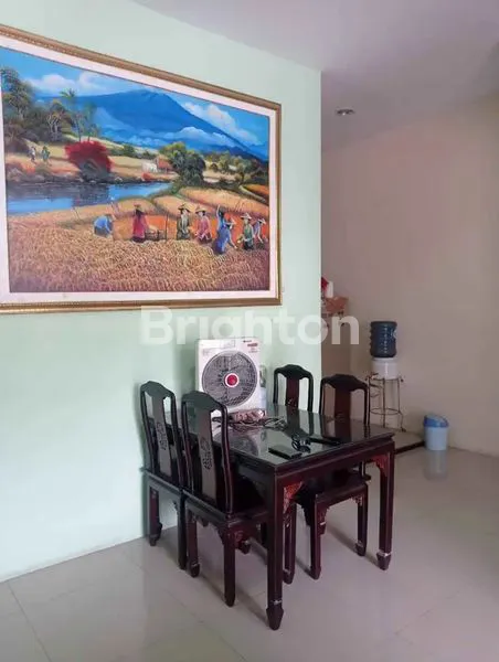 image RUMAH MINIMALIS SEMI FURNISHED SIAP HUNI SELANGKAH KE MERR (5)