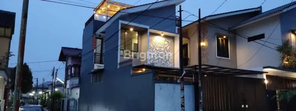 image RUMAH MEWAH 2.5 LANTAI, LT 202M² DI TAMAN GALAXY (2)