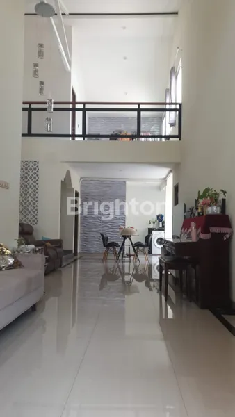 image  RUMAH SIMPANG DARMO PERMAI SELATAN DEKAT PEPAYA FRESH MART, DEKAT HR MUHAMMAD, DEKAT PAKUWON MALL PTC (2)