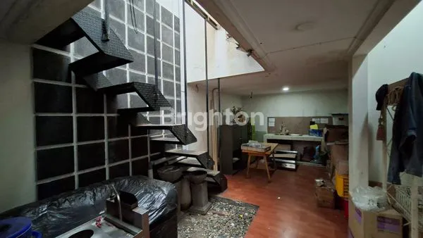 image RUMAH USAHA LOKASI RAMAI DILEWATI COCOK SEGALA USAHA (7)