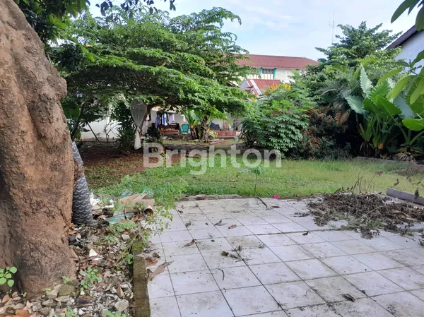 image TURUN HARGA!!! RUMAH HITUNG TANAH DI LOKASI PREMIUM DI JAGAKARSA LUAS 500M²  (3)