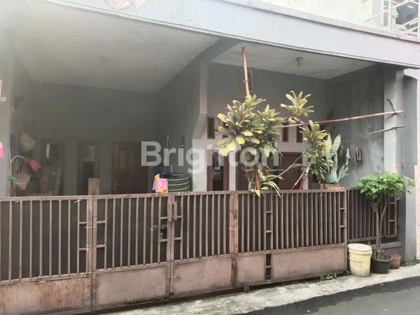 image RUMAH STRATEGIS DI MEKARJAYA SUKMAJAYA DEPOK II TENGAH (1)