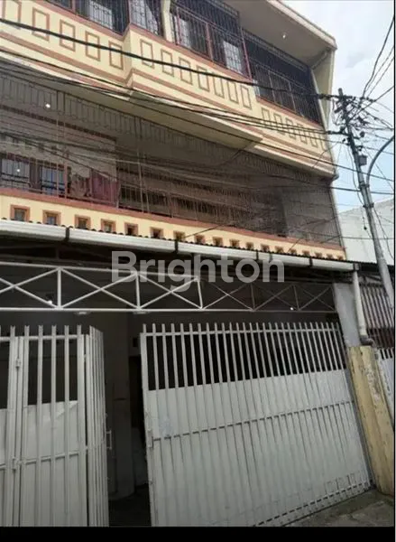 image RUMAH 3 LANTAI + ROOFTOP KEBON KACANG, JAKARTA PUSAT. (1)