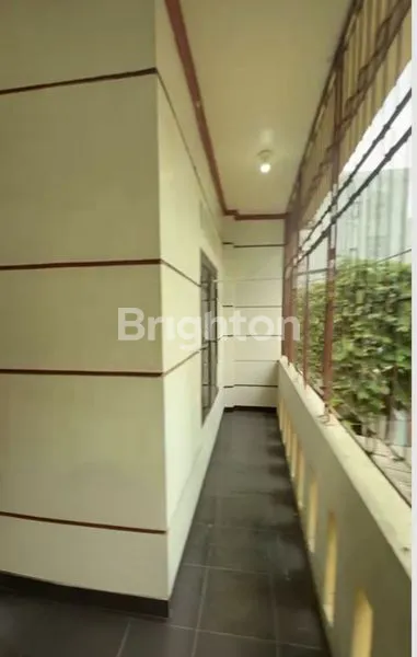 image RUMAH 3 LANTAI + ROOFTOP KEBON KACANG, JAKARTA PUSAT. (5)