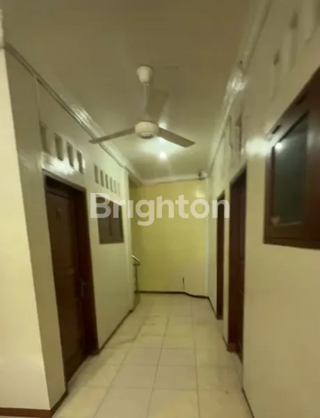 image RUMAH 3 LANTAI + ROOFTOP KEBON KACANG, JAKARTA PUSAT. (3)