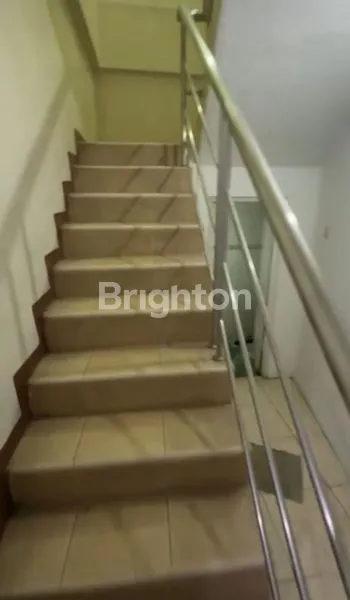 image RUMAH 3 LANTAI + ROOFTOP KEBON KACANG, JAKARTA PUSAT. (6)