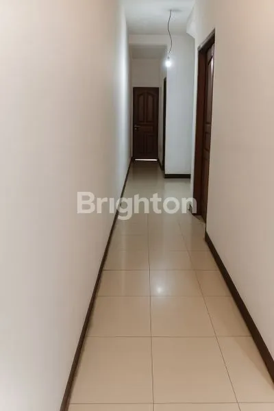 image RUMAH MINIMALIS 3 LANTAI SIAP HUNI DI JAKARTA PUSAT (7)