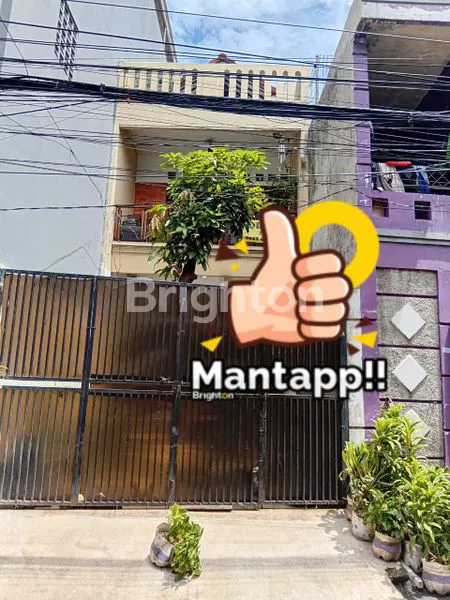 image RUMAH MINIMALIS 3 LANTAI SIAP HUNI DI JAKARTA PUSAT (6)