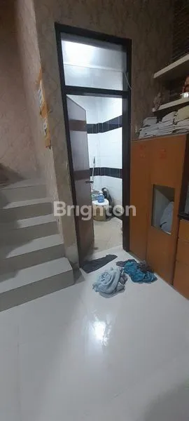 image HUNIAN STRATEGIS 4 LANTAI DI THI JELAMBAR, SIAP HUNI (4)