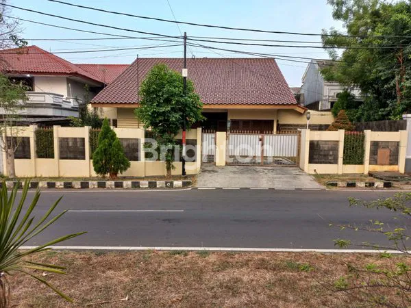 image RUMAH BANGUNAN STANDAR BILLY MOON PONDOK KELAPA JAKARTA TIMUR STRATEGIS BEBAS BANJIR (1)