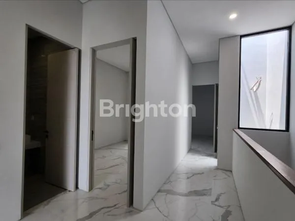 image RUMAH BARU 2 LANTAI DI RUNGKUT MAPAN TENGAH (7)