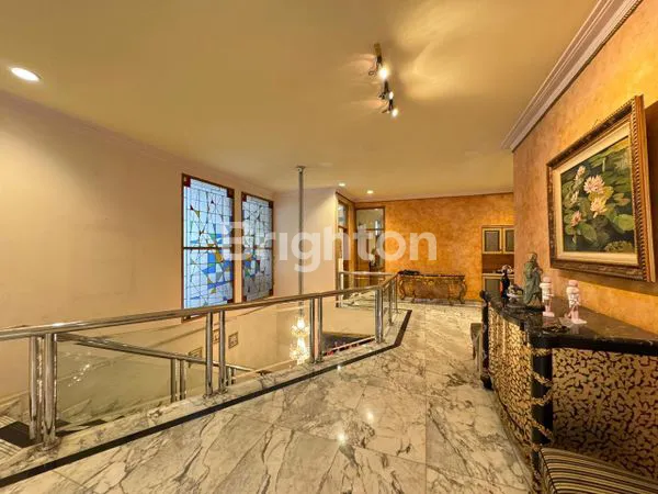 image RUMAH MEWAH 2 LANTAI LT 510M² DI KUNINGAN (3)