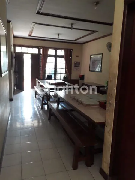 image RUMAH MEWAH 6 KT DI KEBON JERUK, LT 285M² (4)