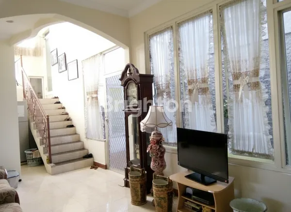 image RUMAH MEWAH MURAH EKSKLUSIF SEMI FURNISHED SIAP HUNI JUAL CEPAT RAWAN, BLIGO, CANDI SIDOARJO PERUMAHAN MUTIARA CITRA GRAHA LOKASI STRATEGIS (2)