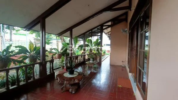 image RUMAH HALAMAN LUAS  (8)