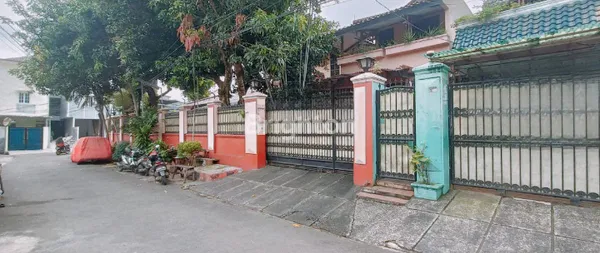 image RUMAH HALAMAN LUAS  (1)