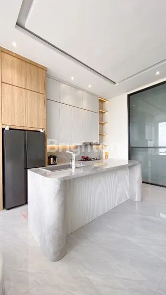 image VILLA BARU FULL FURNISH SUPER MEWAH DESAIN TROPICAL MODERN 3 LANTAI LOKASI KOTA BATU (8)