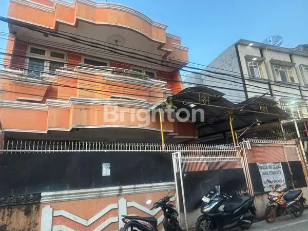 image RUMAH STRATEGIS 200M² DI CIPONDOH, HARGA MENARIK (1)