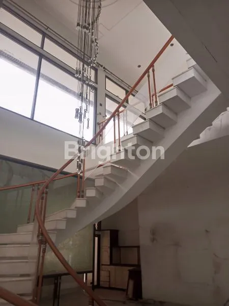 image RUMAH 2LANTAI LB 900M² DI PERUMAHAN EXECUTIVE SUMBER JAYA TELUK LAMPUNG (4)