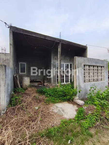 image RUMAH BANGUNAN SETENGAH JADI DI PAKIS MALANG DEKAT DENGAN WENDIT DAN BANDARA ABD SALEH (2)