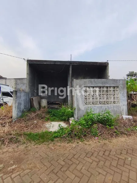 image RUMAH BANGUNAN SETENGAH JADI DI PAKIS MALANG DEKAT DENGAN WENDIT DAN BANDARA ABD SALEH (1)