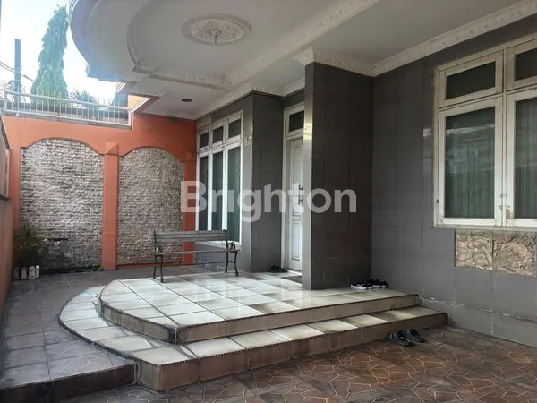image RUMAH STRATEGIS 200M² DI CIPONDOH, HARGA MENARIK (3)