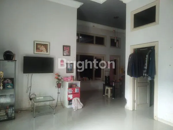 image RUMAH CENTRAL PARK WIGUNA GUNUNG ANYAR (8)